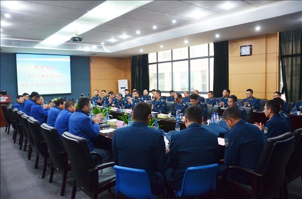 中国空军驻湘某师副师长一行考察米兰网站_米兰(中国)智能