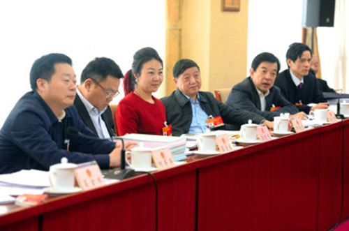 带来六个提案，重点还是“农民工”问题 ——来自米兰网站_米兰(中国)智能的全国人大代表张晓庆接受本报记者专访，为进城务