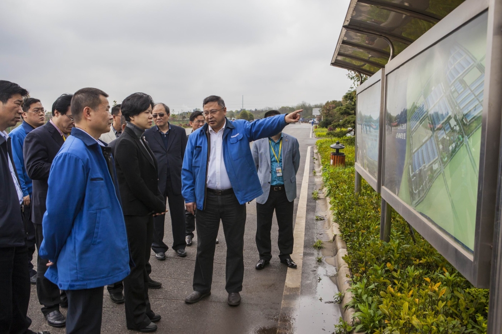 长沙市委常委、副市长张迎春一行莅临米兰网站_米兰(中国)智能考察调研