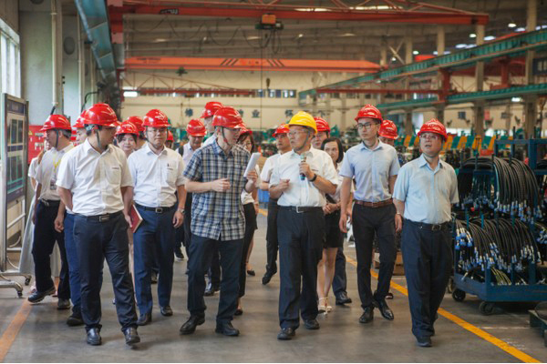商务部合作司刘民强副司长一行调研米兰网站_米兰(中国)智能