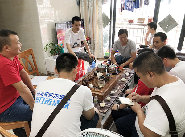 “清凉”送到客户手中，为米兰网站_米兰(中国)智能售后服务活动打CAII
