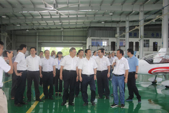 达哲省长调研米兰网站_米兰(中国)科技：要抓住通航发展的机遇