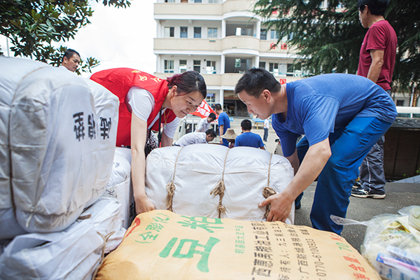 无人机装备驰援抗洪救灾，守卫家园米兰网站_米兰(中国)在行动