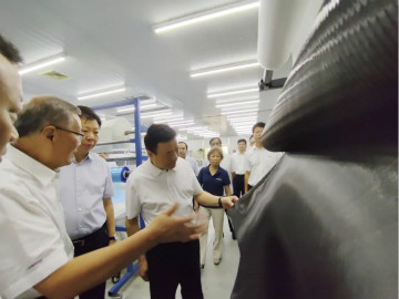 副省长陈飞调研米兰网站_米兰(中国)航空产业