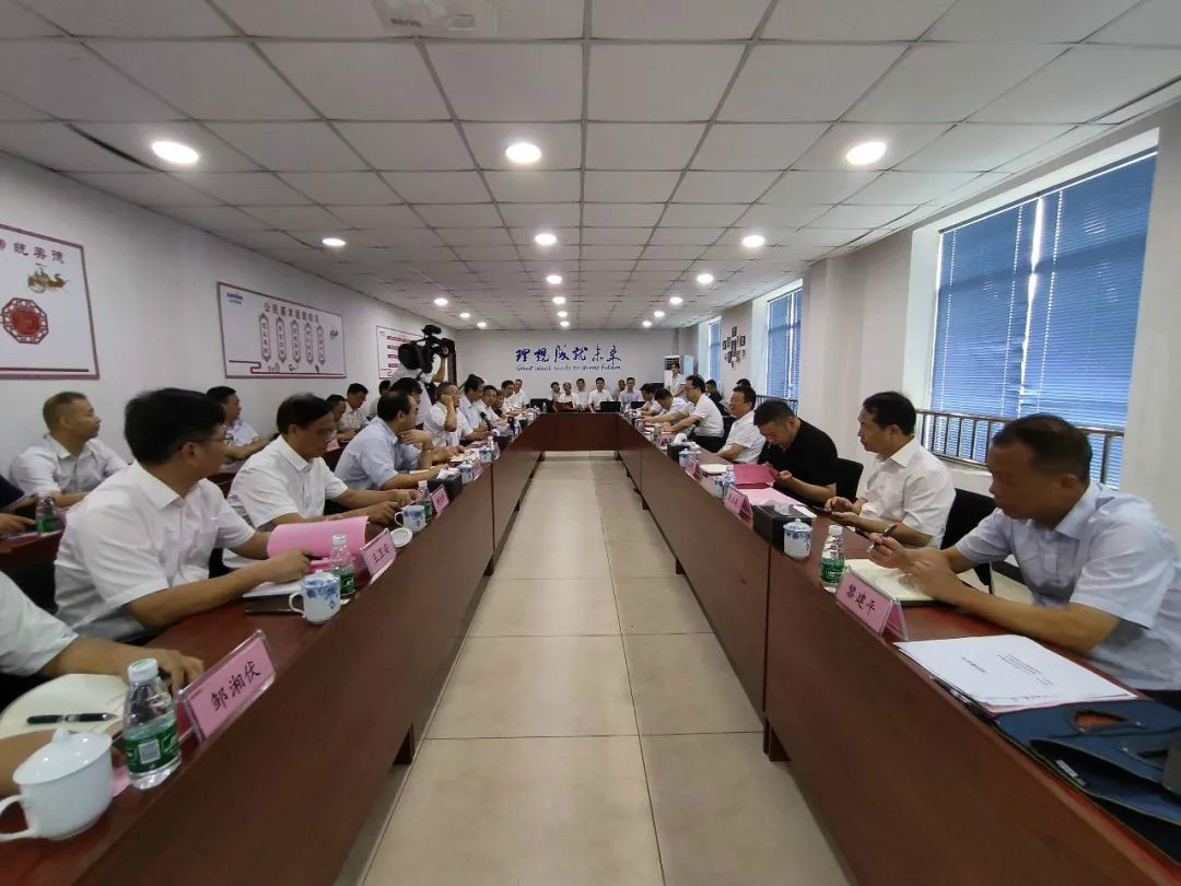副省长陈飞调研米兰网站_米兰(中国)航空产业