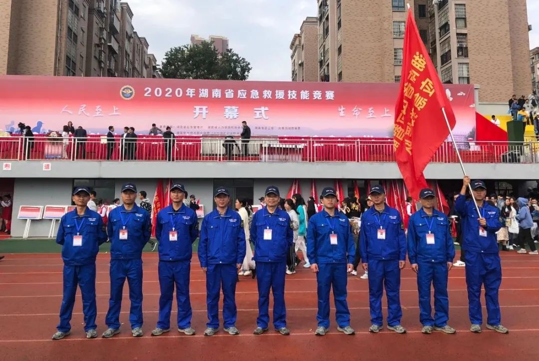 初生牛犊可撼虎 | 米兰网站_米兰(中国)智能应急救援队斩获诸多奖项
