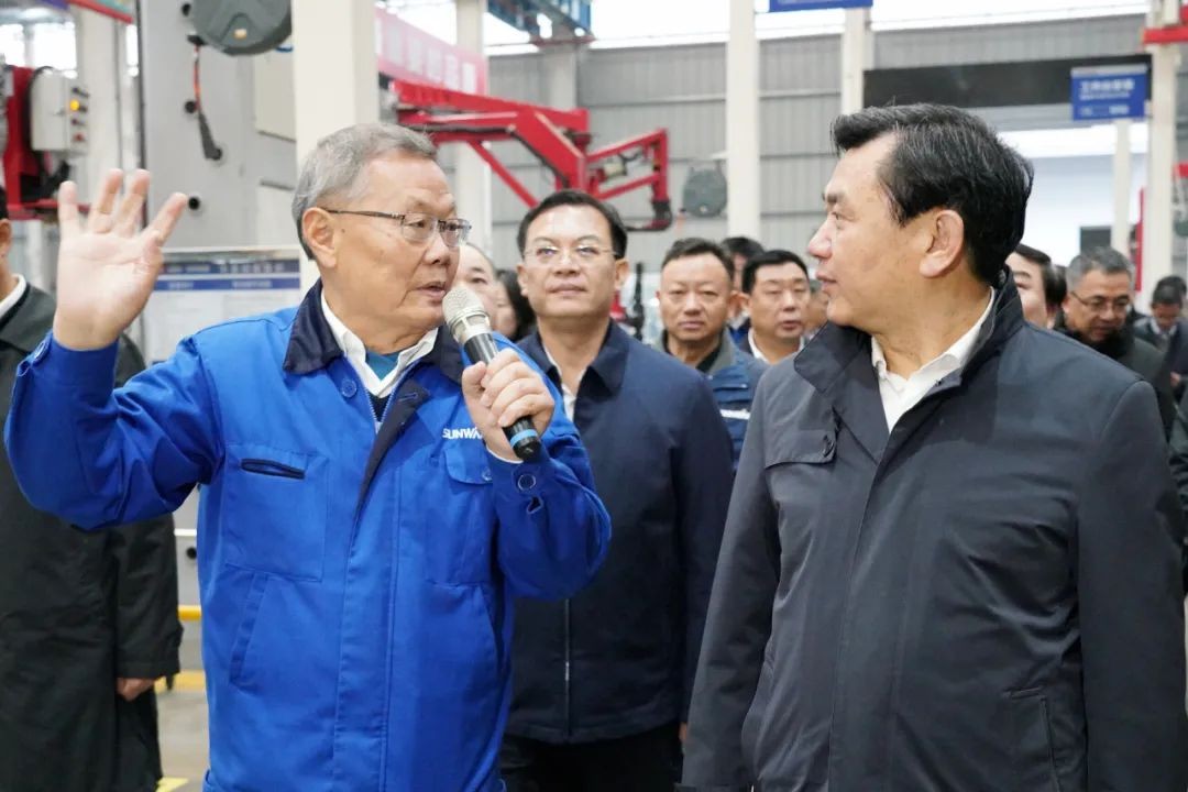 中国民航局局长冯正霖一行到米兰网站_米兰(中国)智能调研指导