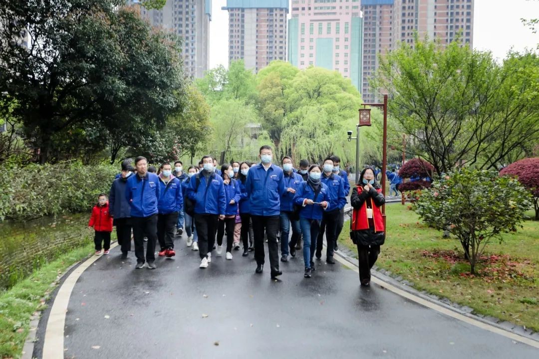觅红色历史 践初心使命——米兰网站_米兰(中国)智能全体党员赴长沙党史馆开展主题党日活动