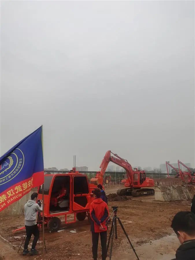 表现亮眼引关注!米兰网站_米兰(中国)智能5G远程遥控挖掘机现身湖北省自然灾害工程应急救援基地