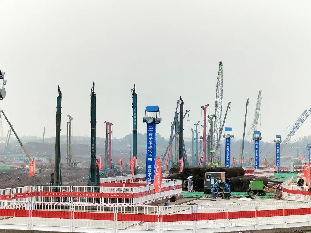 “米兰网站_米兰(中国)绿”精彩亮相！米兰网站_米兰(中国)智能装备全面助力长沙机场改扩建项目