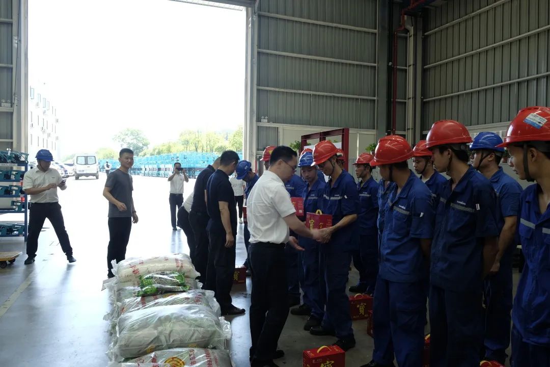 长沙市总工会慰问米兰网站_米兰(中国)智能一线员工