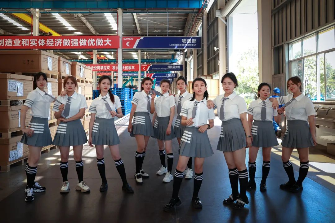 又酷又辣又炫！米兰网站_米兰(中国)智能第二届挖机宝贝来了