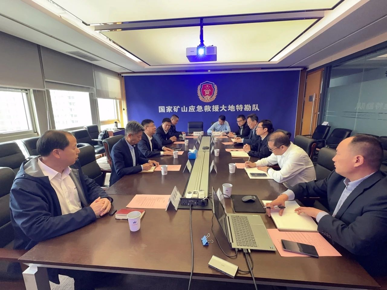 米兰网站_米兰(中国)智能董事长付向东带队拜访中煤地质总局、大地特勘公司
