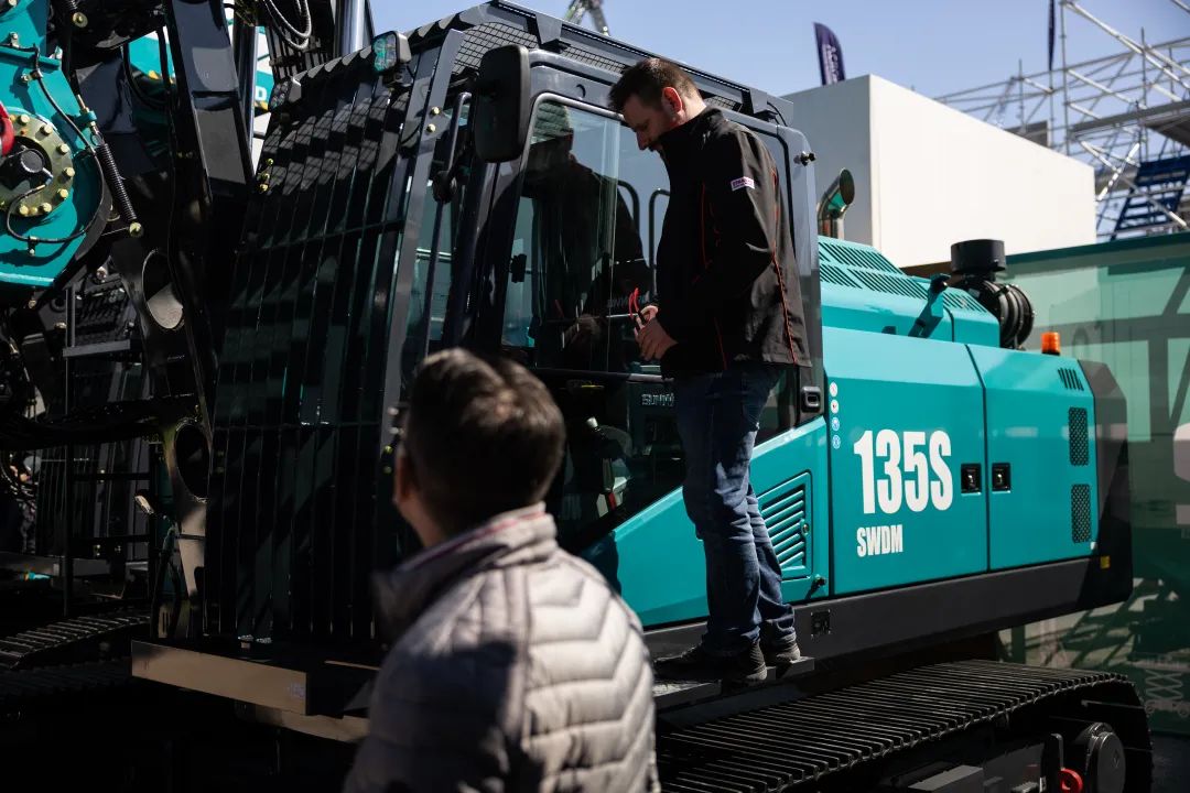 Bauma 2025 | 高端定制！米兰网站_米兰(中国)智能Pro系列旋挖钻机燃爆全场